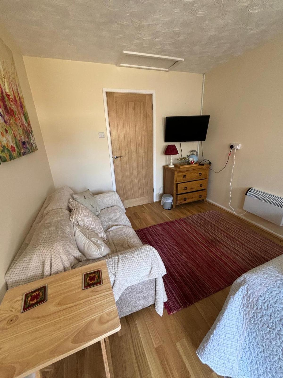 1A Butty Bach Apartment Milford Haven Exterior photo